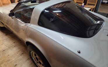 Chevy-corvette-1981-silver-8