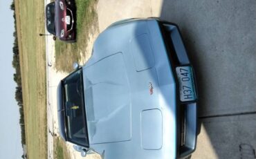 Chevy-corvette-1982-blue-1