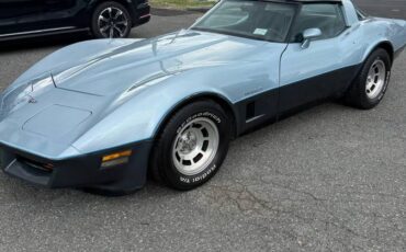 Chevy-corvette-1982-blue-1