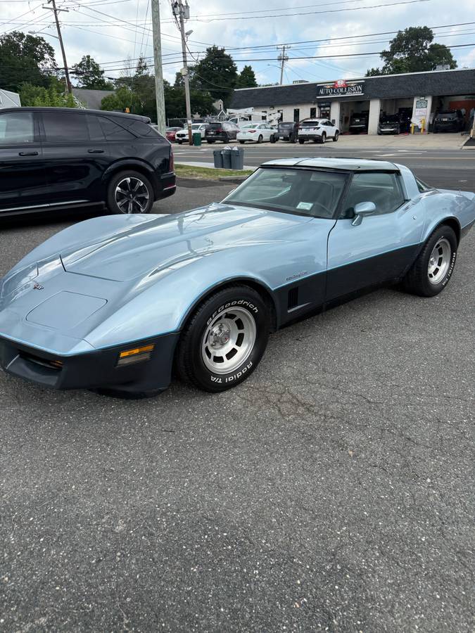 Chevy-corvette-1982-blue-1