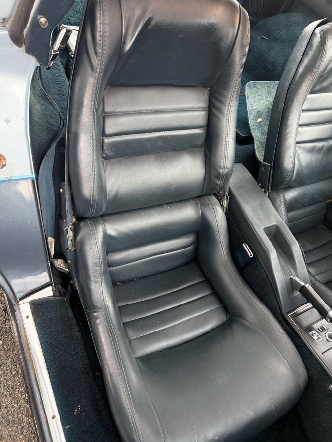 Chevy-corvette-1982-blue-14