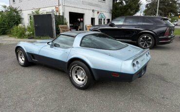 Chevy-corvette-1982-blue-3
