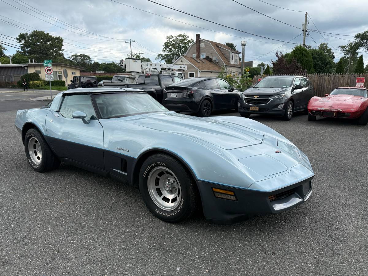 Chevy-corvette-1982-blue-6