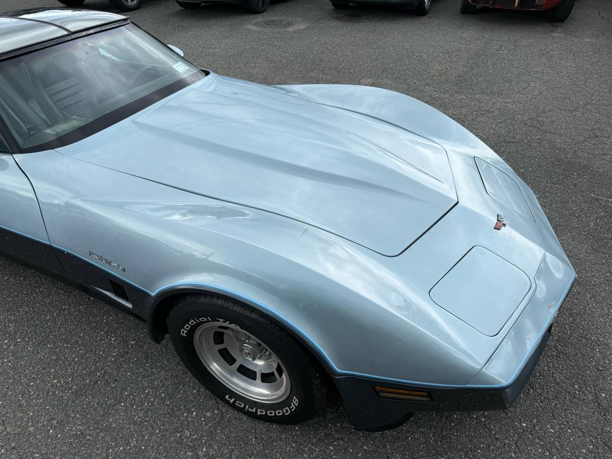 Chevy-corvette-1982-blue-7