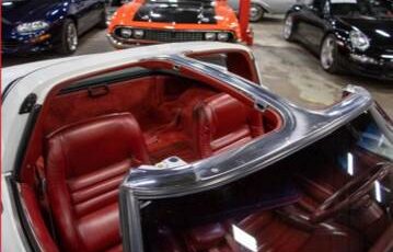 Chevy-corvette-1982-white-5