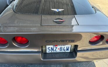 Chevy-corvette-1984-brown-2