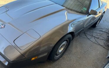 Chevy-corvette-1984-brown
