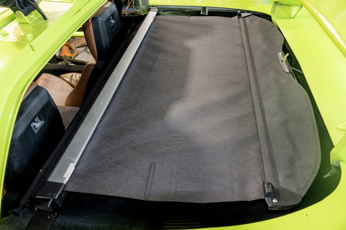 Chevy-corvette-1988-green-11
