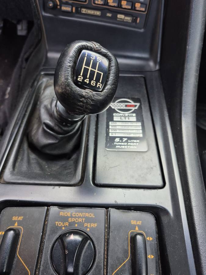 Chevy-corvette-1992-black-4