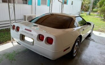 Chevy-corvette-1992-white-1