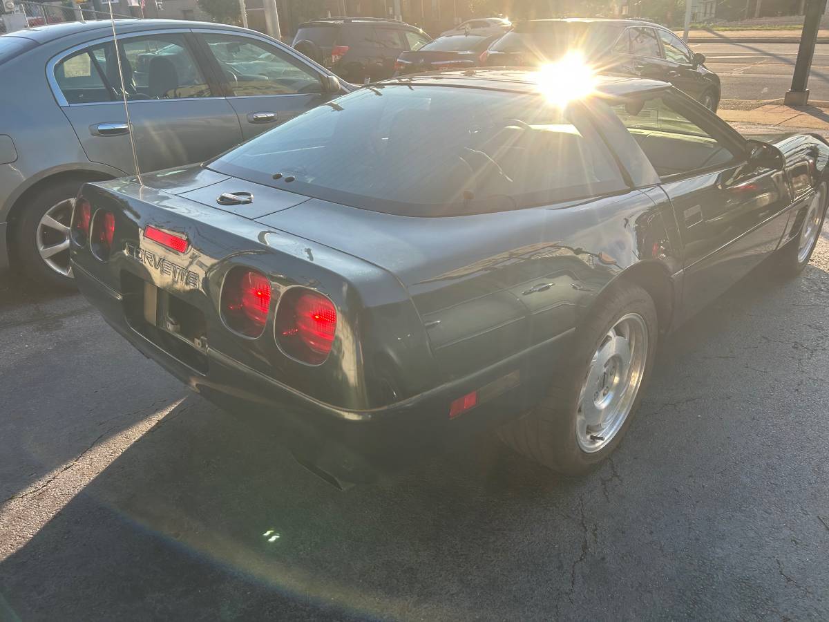 Chevy-corvette-1995-green-7