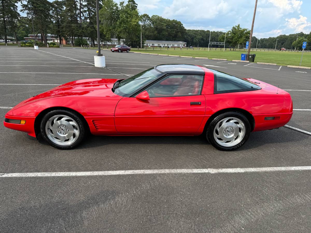 Chevy-corvette-1995-red-7