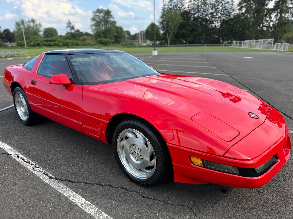 Chevy-corvette-1995-red