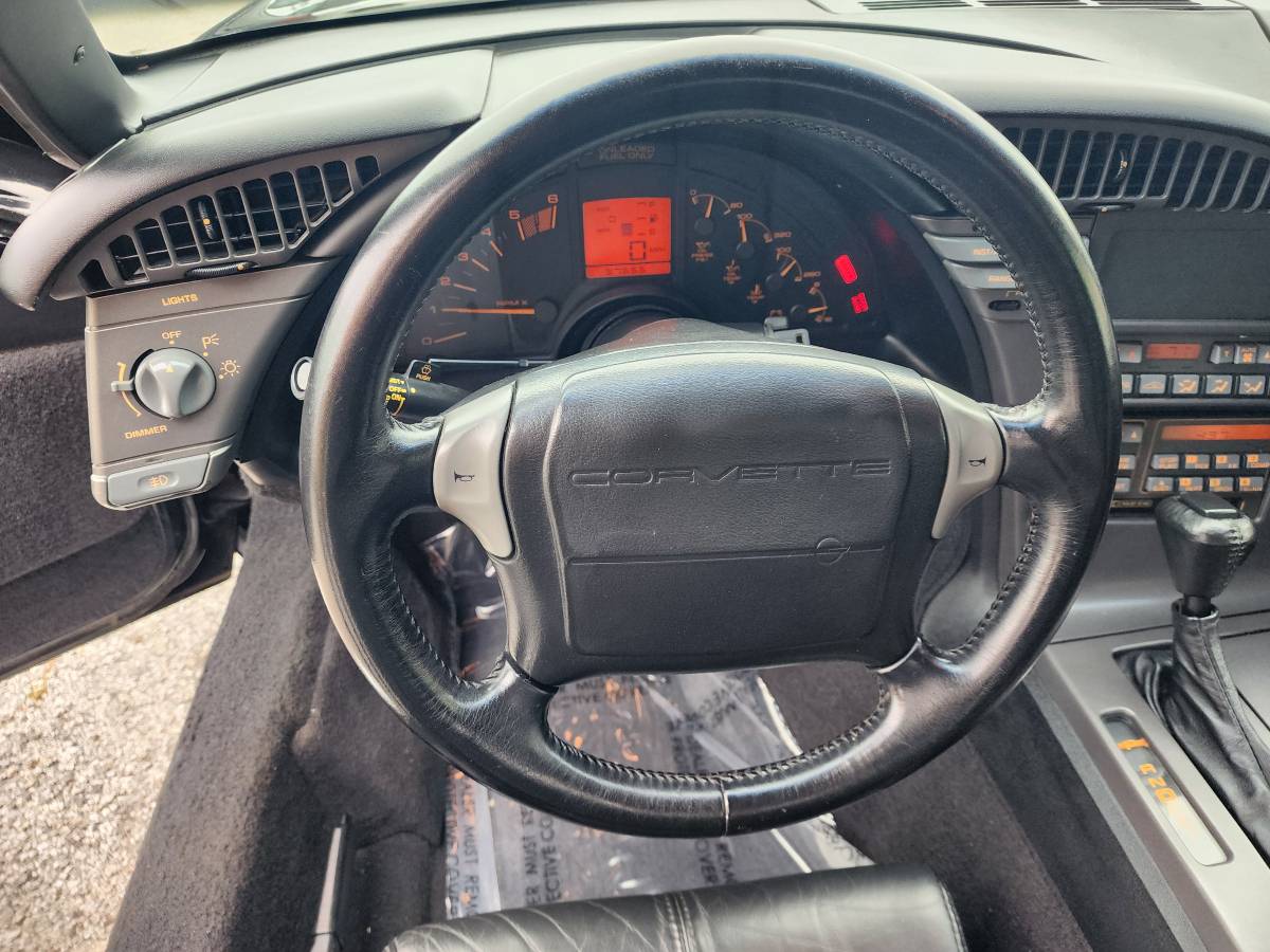 Chevy-corvette-convertible-1991-black-12