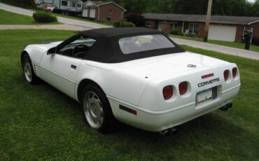 Chevy-corvette-convertible-1991-white-3