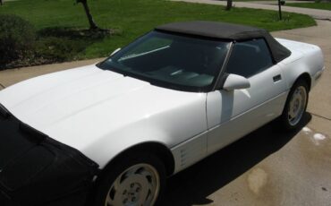 Chevy-corvette-convertible-1991-white