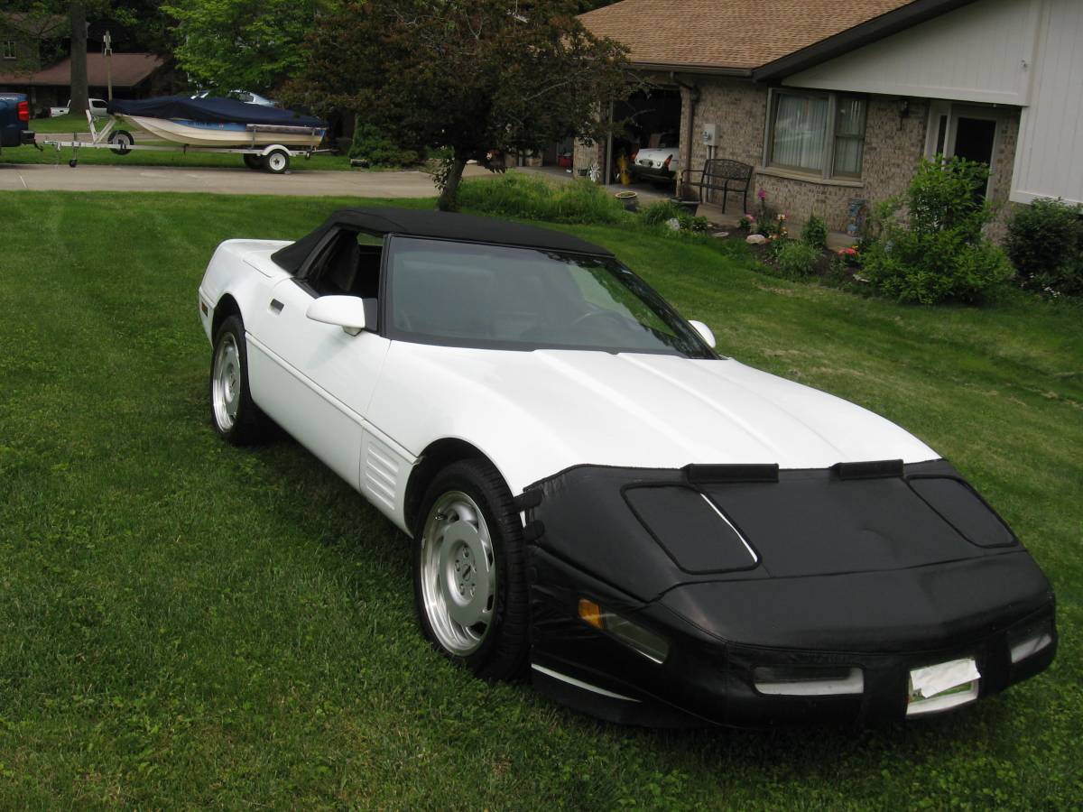 Chevy-corvette-convertible-1991-white-4