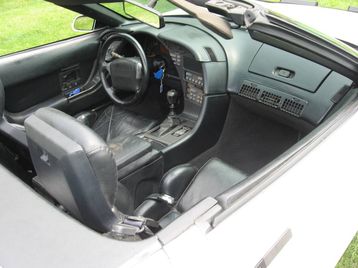 Chevy-corvette-convertible-1991-white-8