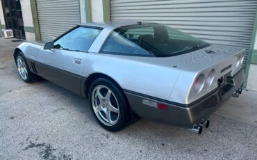 Chevy-corvette-coupe-1984-silver-1