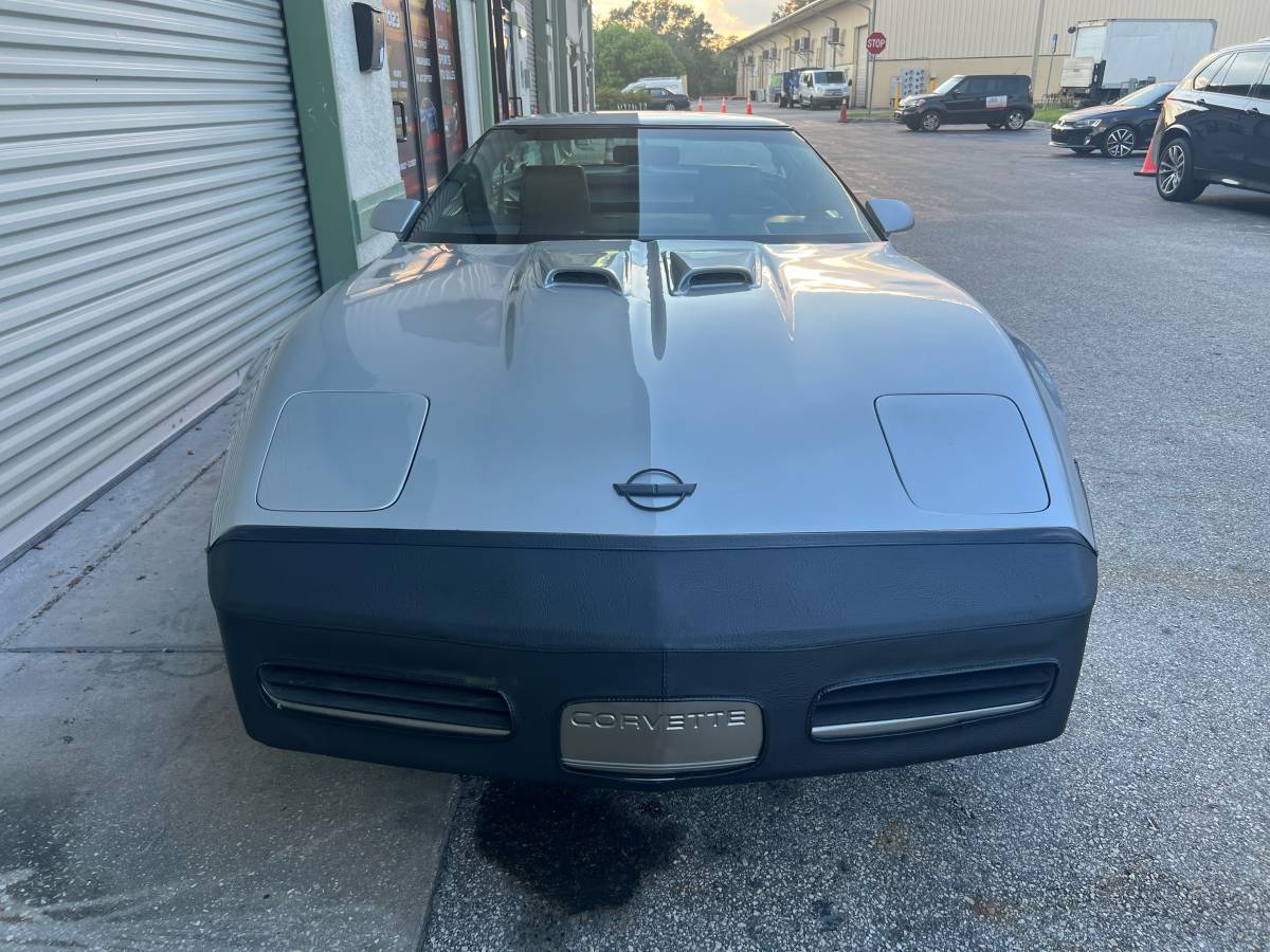 Chevy-corvette-coupe-1984-silver-2