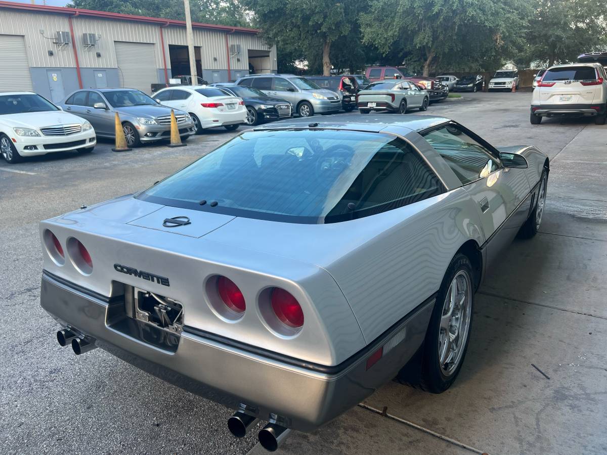 Chevy-corvette-coupe-1984-silver-8