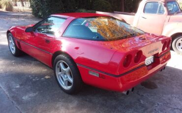 Chevy-corvette-coupe-1985-red-2