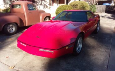 Chevy-corvette-coupe-1985-red