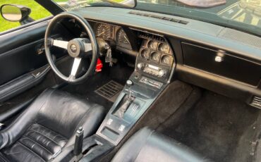 Chevy-corvette-l-82-1979-black-1