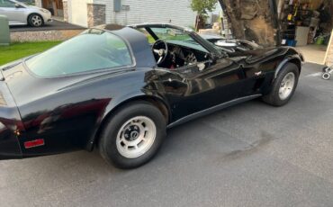 Chevy-corvette-l-82-1979-black-12
