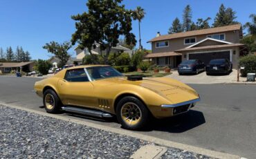 Chevy-corvette-stingray-1969-custom-11
