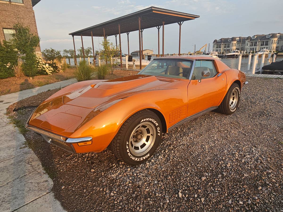 Chevy-corvette-stingray-coupe-1972-orange-11