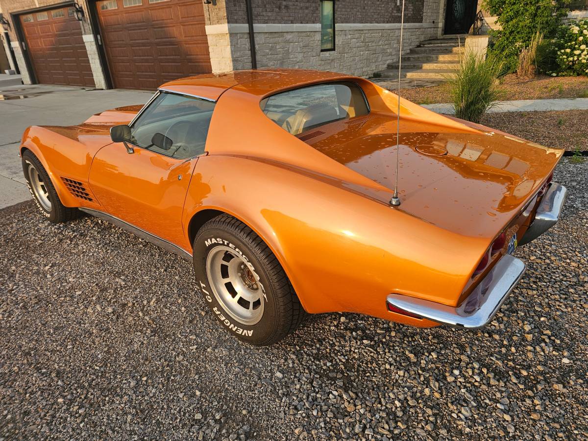 Chevy-corvette-stingray-coupe-1972-orange-3