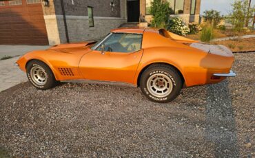 Chevy-corvette-stingray-coupe-1972-orange