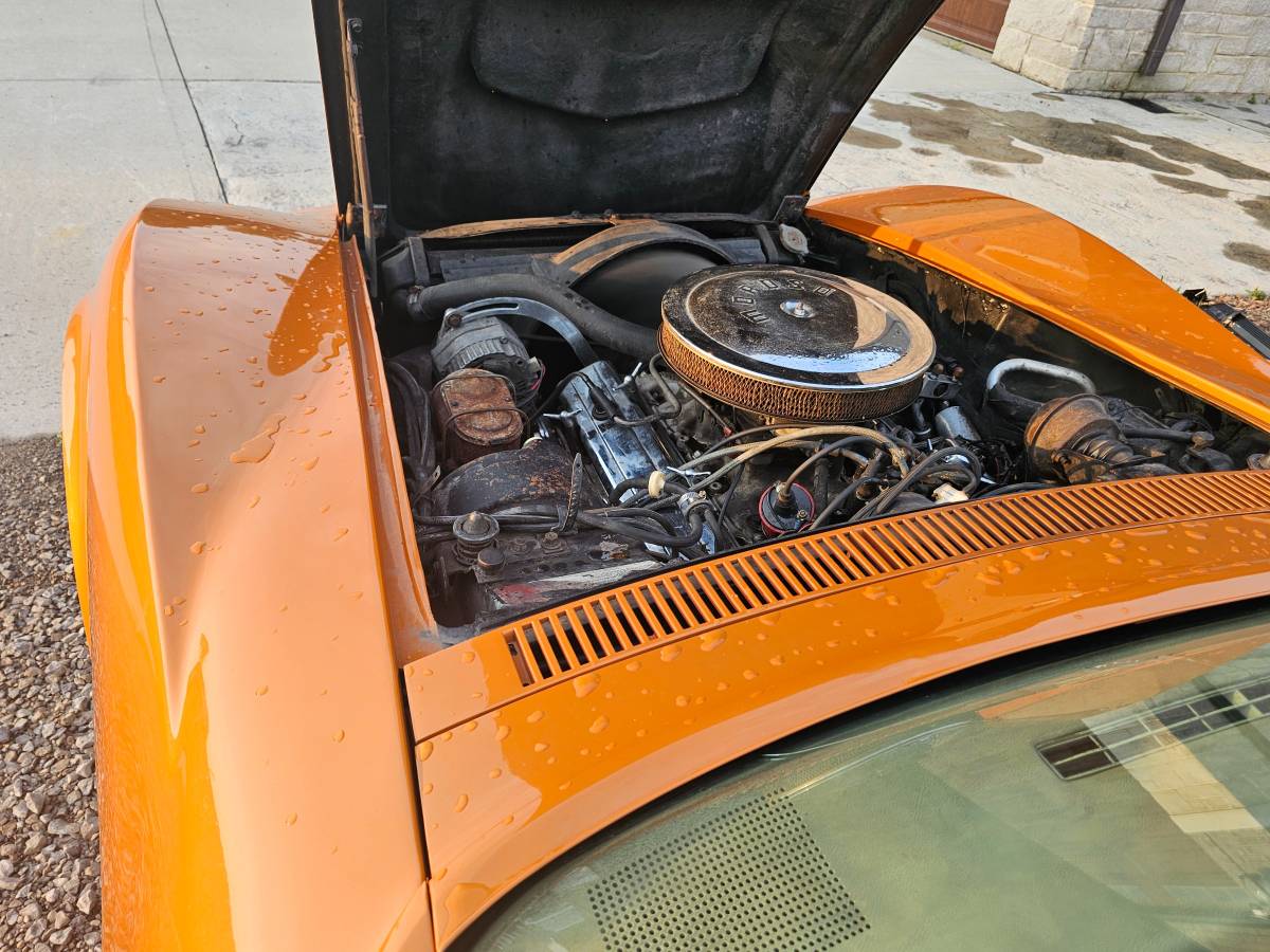 Chevy-corvette-stingray-coupe-1972-orange-7