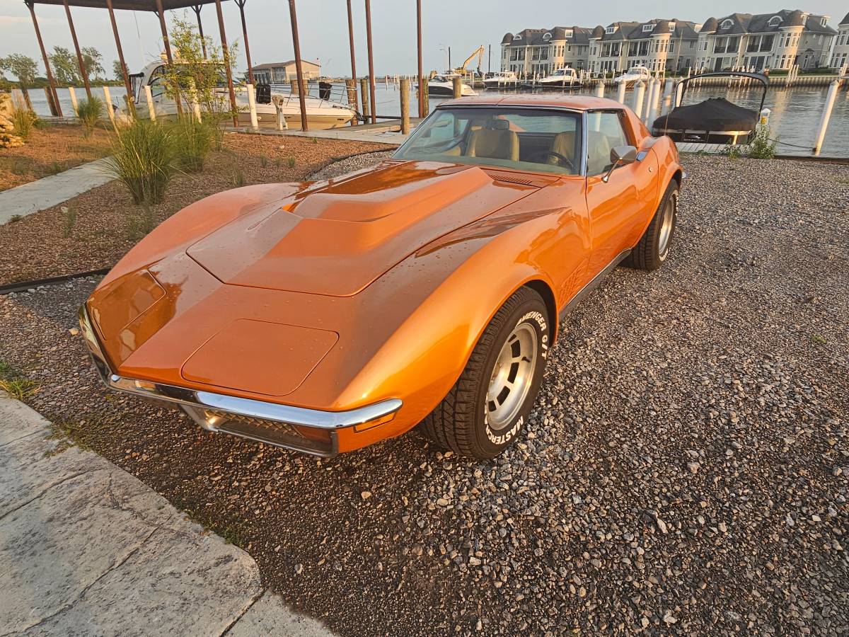 Chevy-corvette-stingray-coupe-1972-orange-9