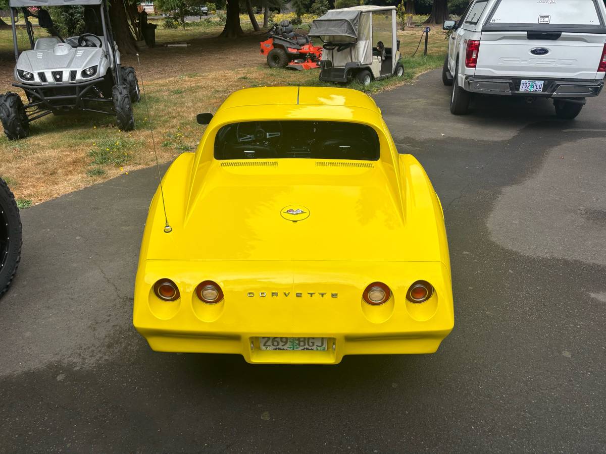 Chevy-corvette-stingray-coupe-1974-yellow-7