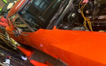 Chevy-corvette-stingray-coupe-1976-orange-1