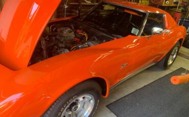 Chevy-corvette-stingray-coupe-1976-orange-2