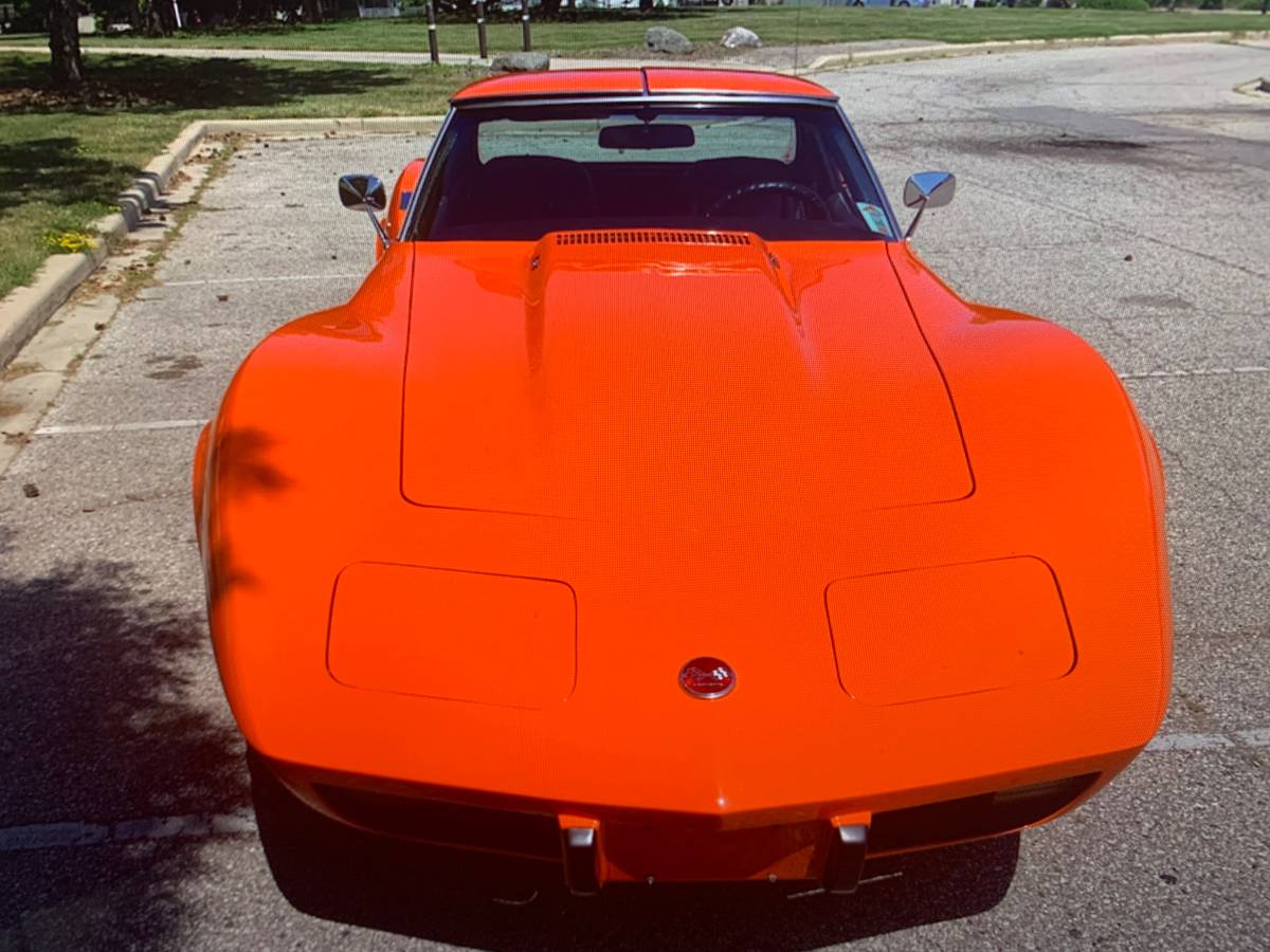 Chevy-corvette-stingray-coupe-1976-orange-3