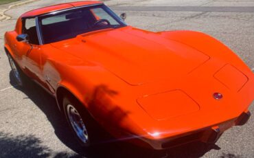 Chevy-corvette-stingray-coupe-1976-orange-4