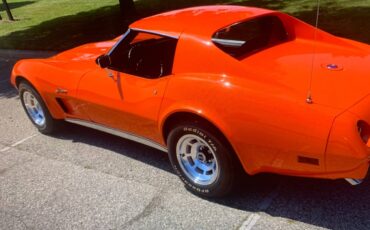 Chevy-corvette-stingray-coupe-1976-orange-7