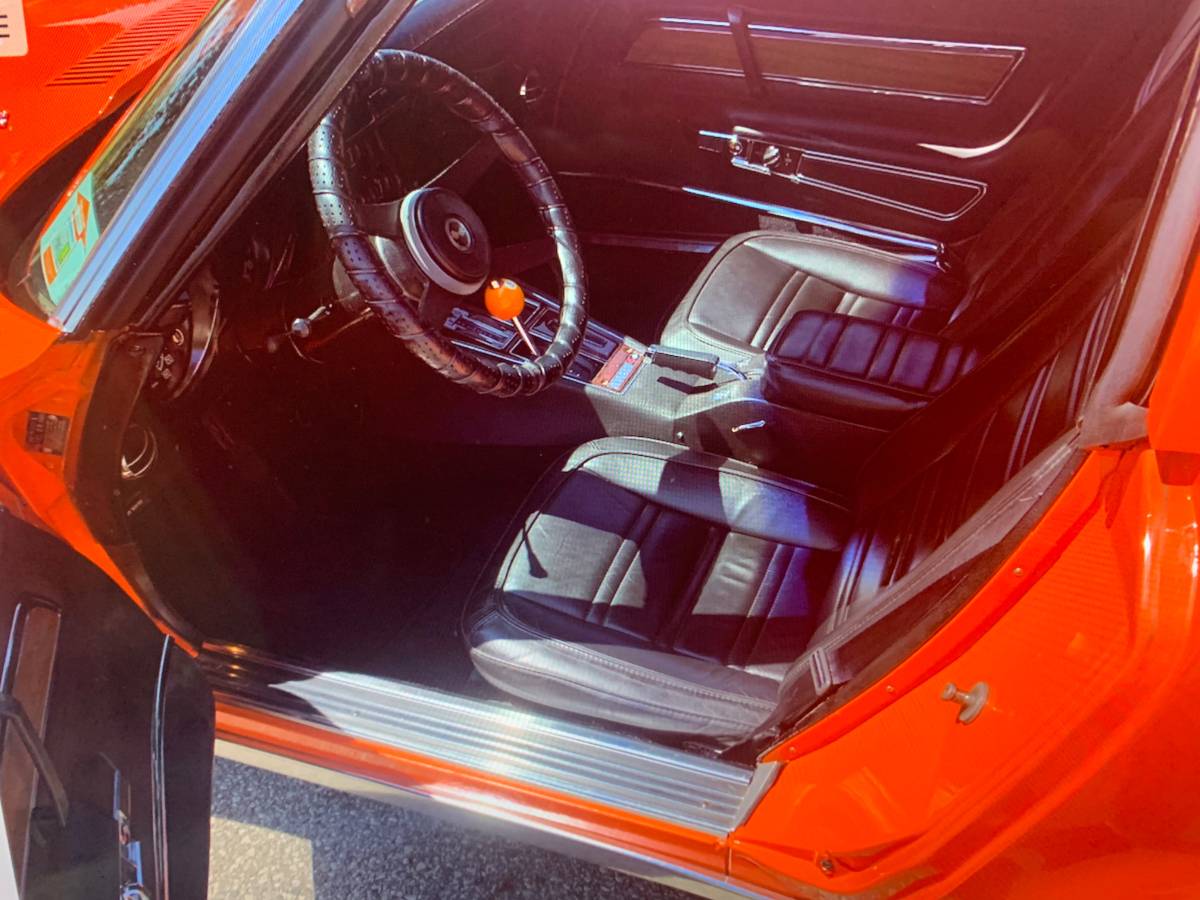 Chevy-corvette-stingray-coupe-1976-orange-9