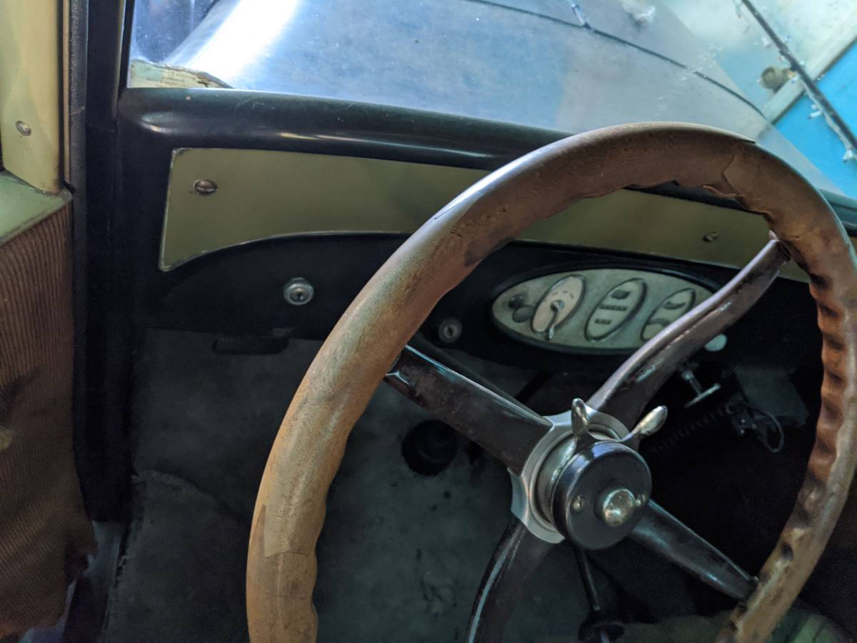 Chevy-coupe-1928-green-3