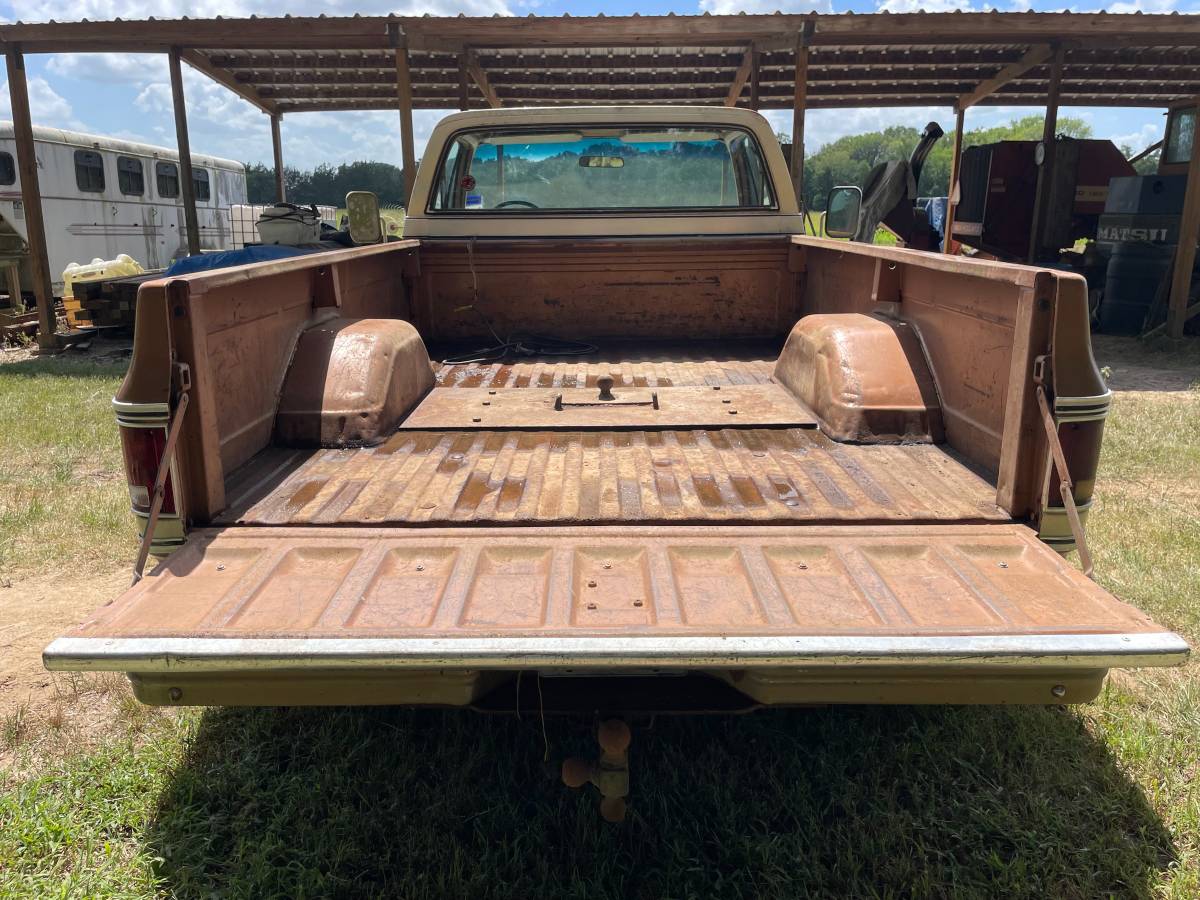 Chevy-custom-1979-brown-6