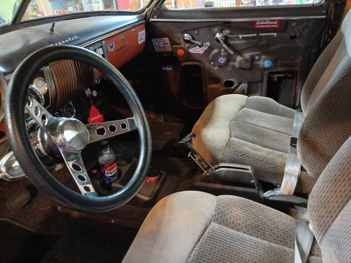 Chevy-deluxe-1949-18