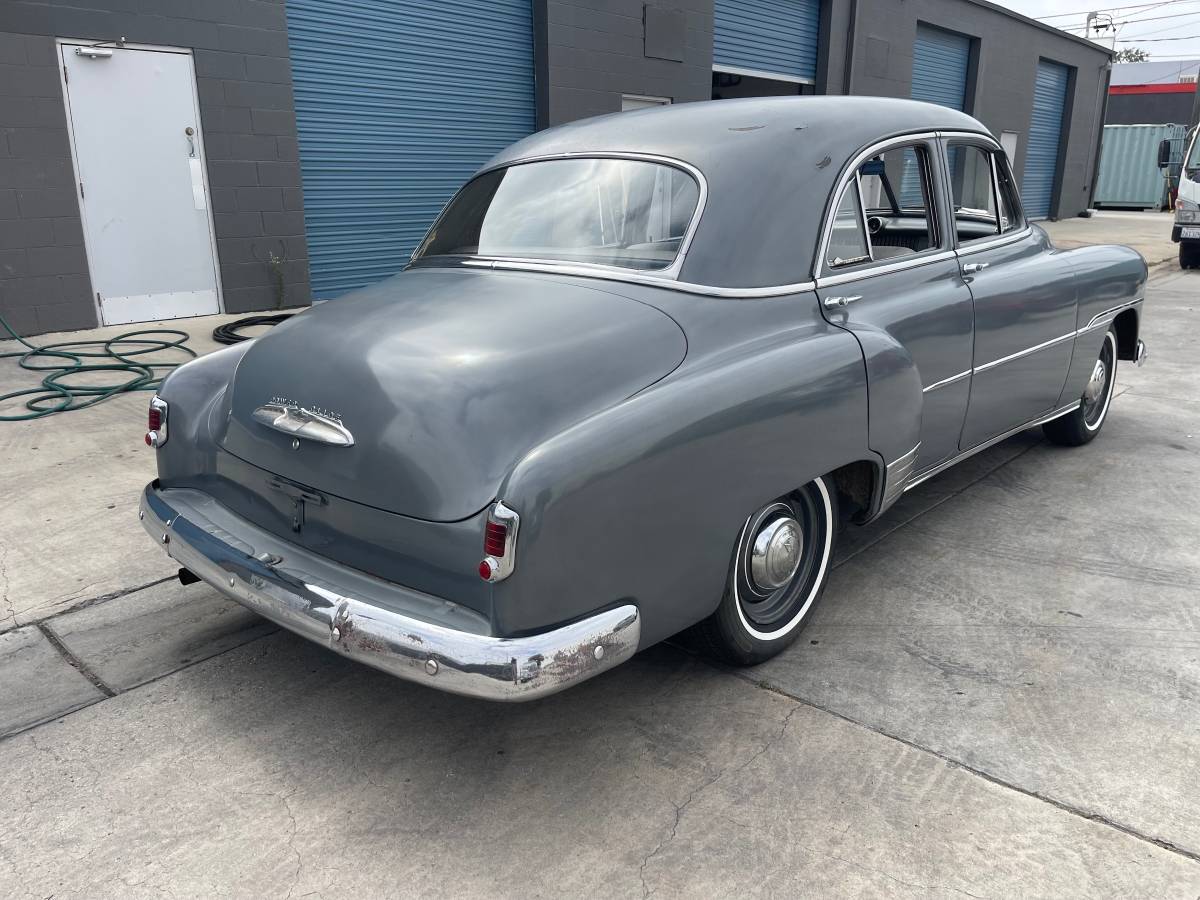 Chevy-deluxe-1951-2
