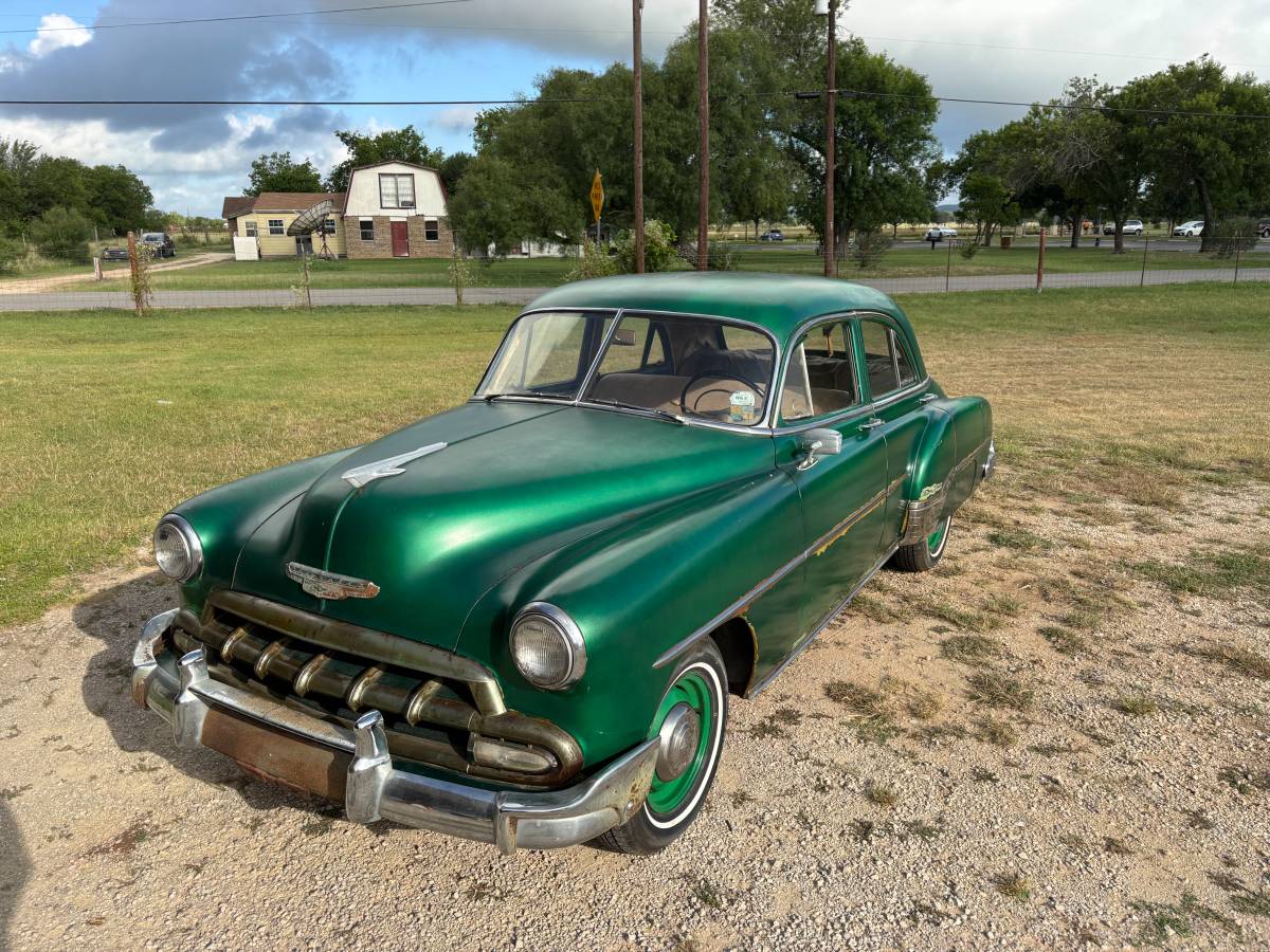Chevy-deluxe-1952-green