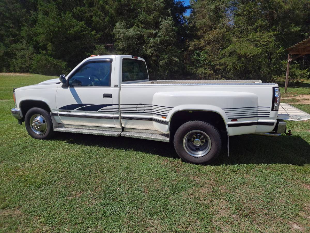 Chevy-dually-1994-white-2