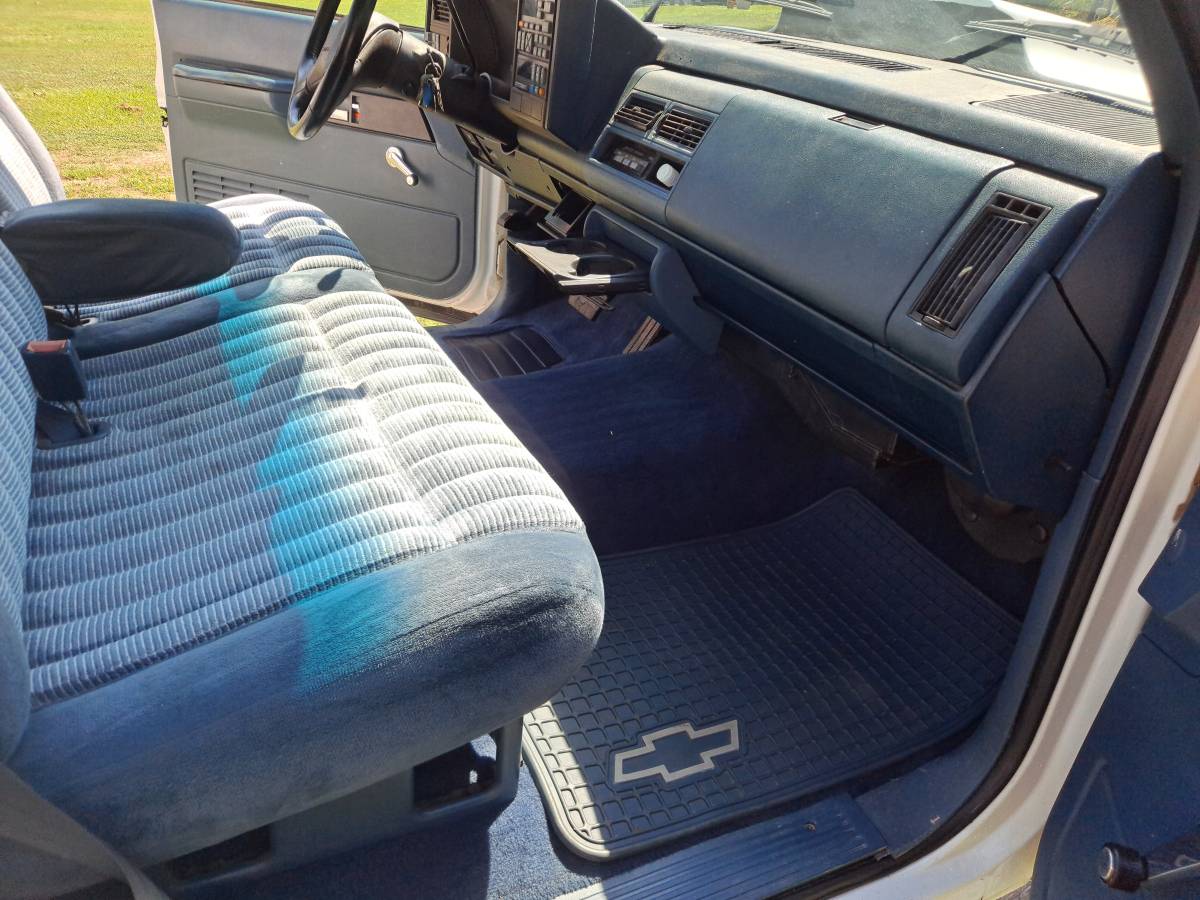 Chevy-dually-1994-white-3