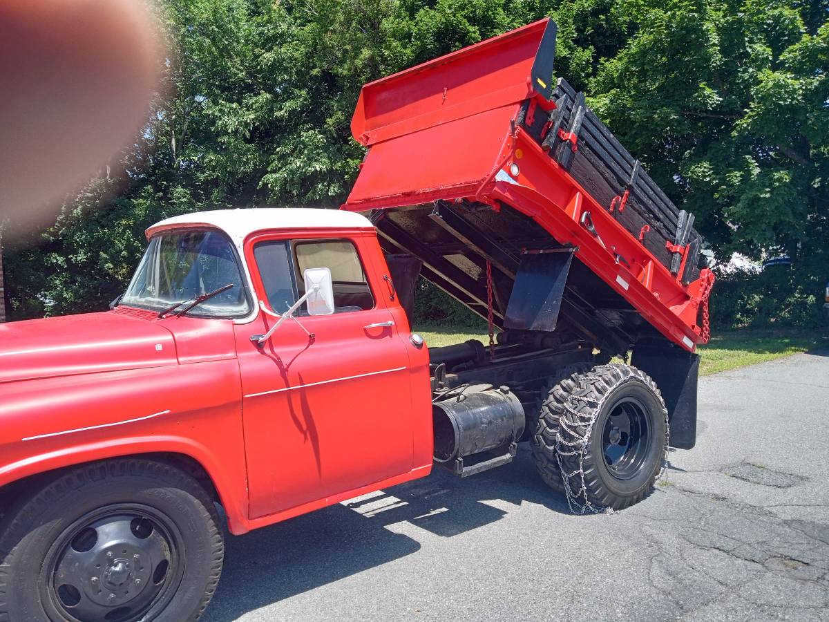Chevy-dump-truck-1955-red-22